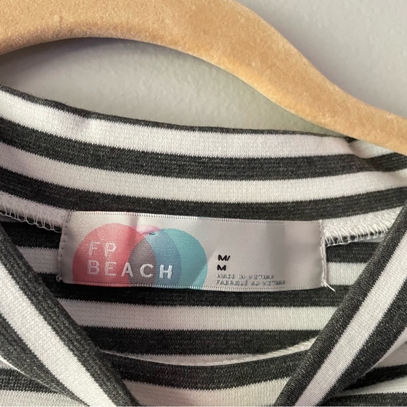 Free People Beach - Picture 3 of 4